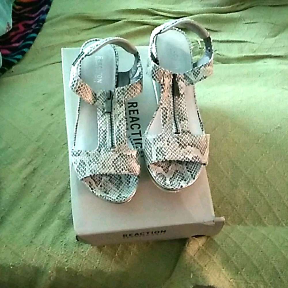 Dress shoes